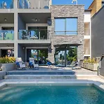 Apartment Monika With Private Pool In Porec *
