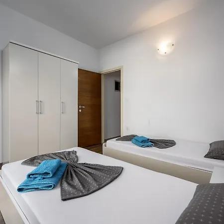 Monika With Private Pool In Porec * Kukci