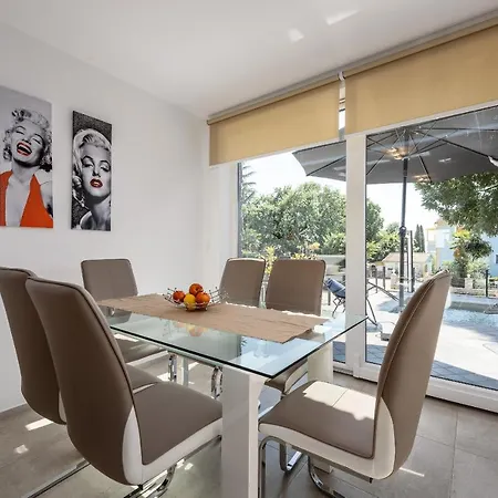 Apartment Monika With Private Pool In Porec *