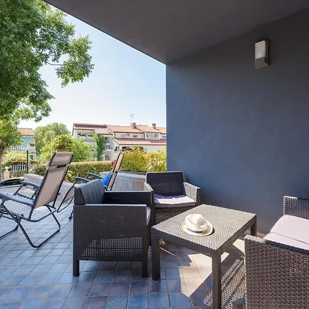 Monika With Private Pool In Porec Apartment