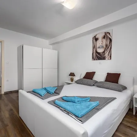 Monika With Private Pool In Porec Apartment Kukci