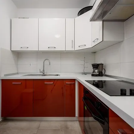 Monika With Private Pool In Porec 아파트 Kukci