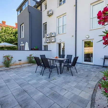 Monika With Private Pool In Porec Apartment
