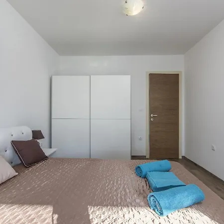 Monika With Private Pool In Porec * Kukci