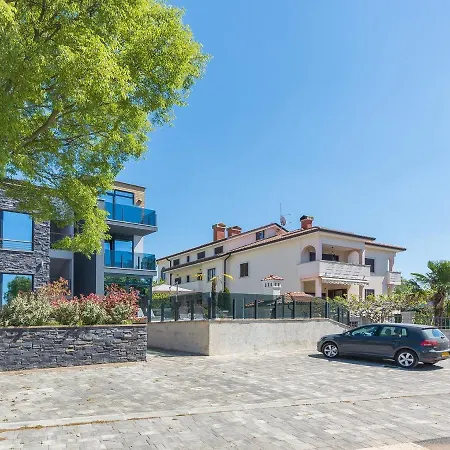 Monika With Private Pool In Porec Apartment