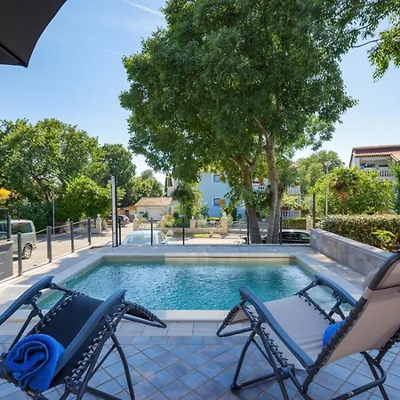 Apartmán Monika With Private Pool In Porec Kukci