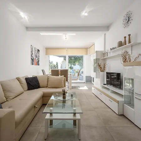 Apartment Monika With Private Pool In Porec *