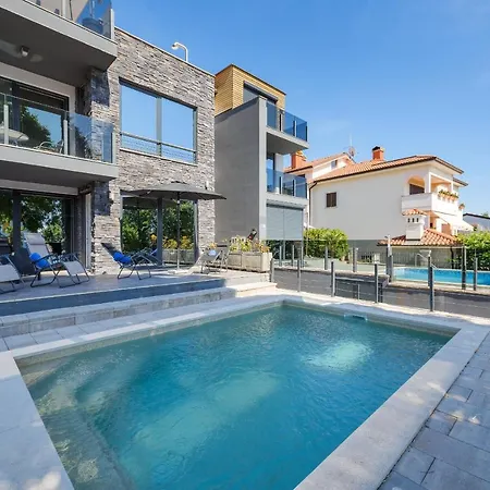 Monika With Private Pool In Porec Apartment