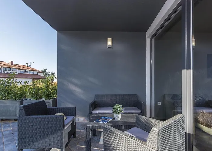 Appartement Monika With Private Pool In Porec *